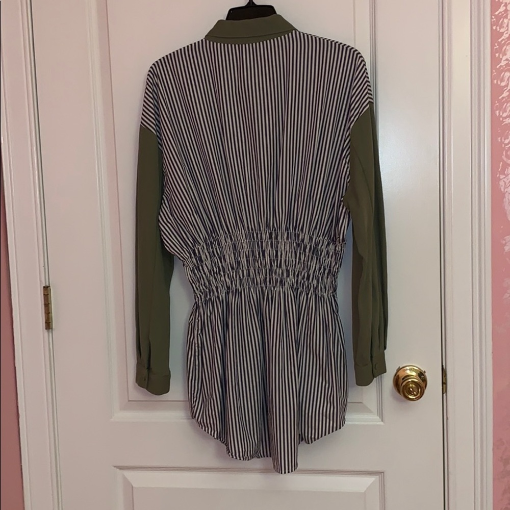 Button down top - Picture 3 of 3